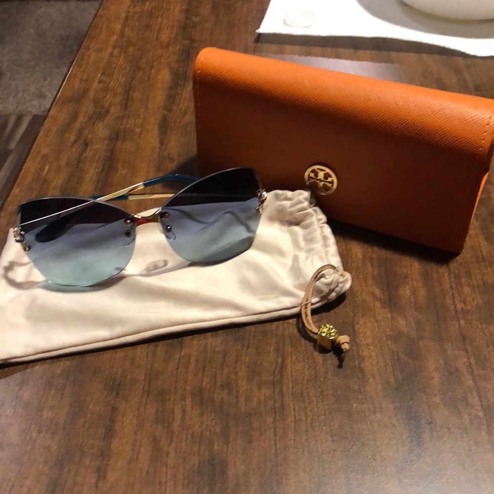 Toy Burch sunglasses